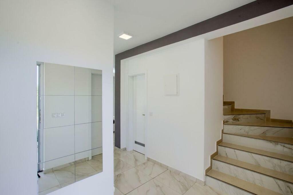 Villa Sanja Plovanija ภายนอก รูปภาพ