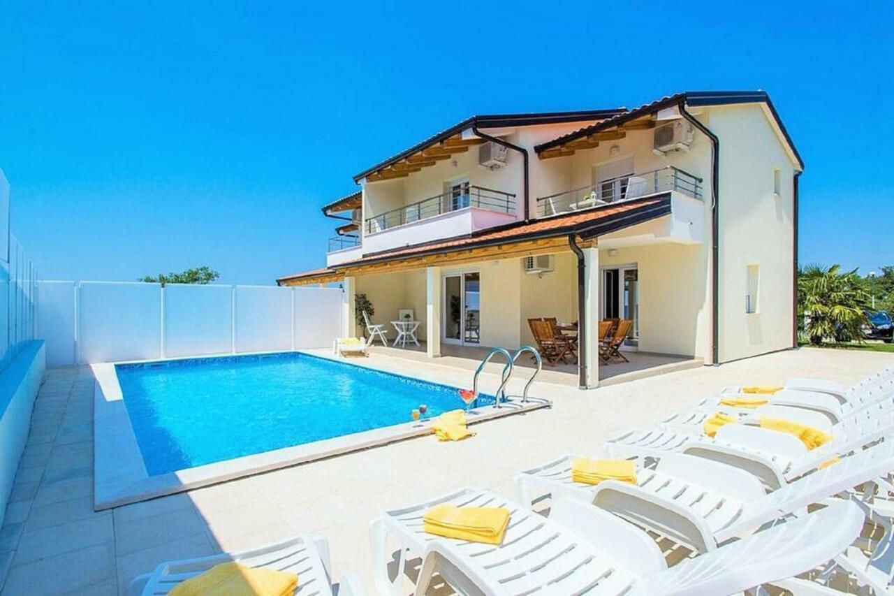 Villa Sanja Plovanija ภายนอก รูปภาพ