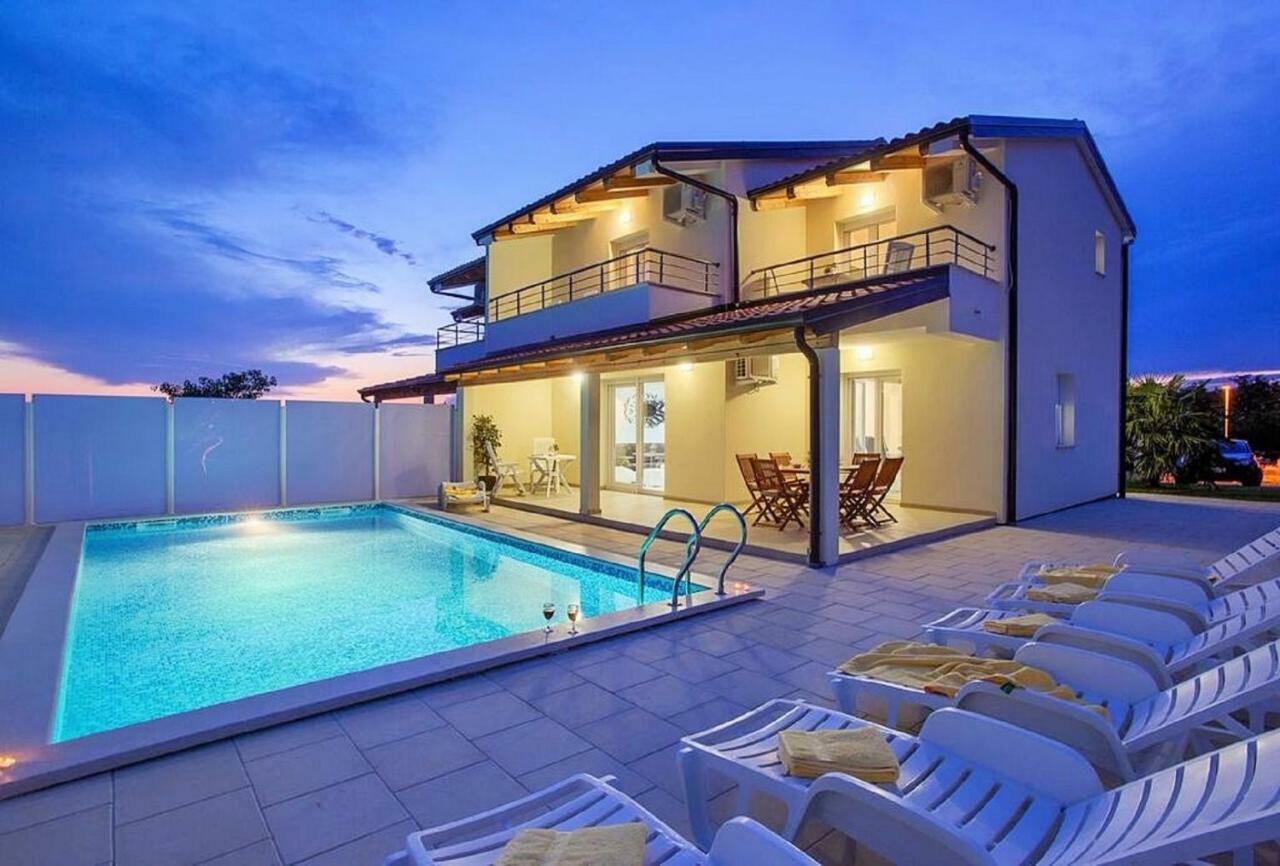 Villa Sanja Plovanija ภายนอก รูปภาพ