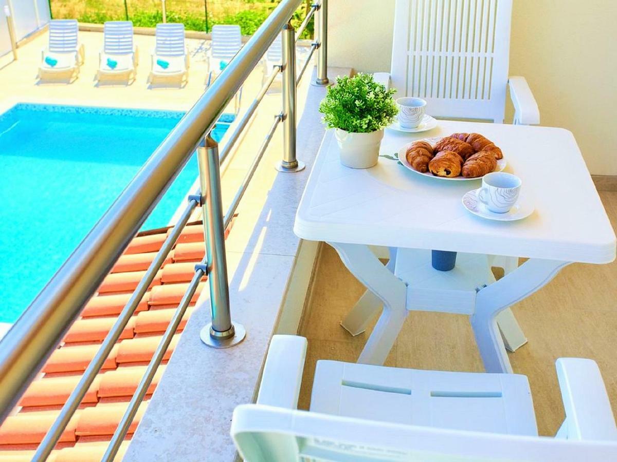 Villa Sanja Plovanija ภายนอก รูปภาพ